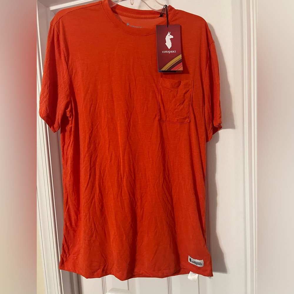 NWT Cotopaxi soft feel tee sz lg